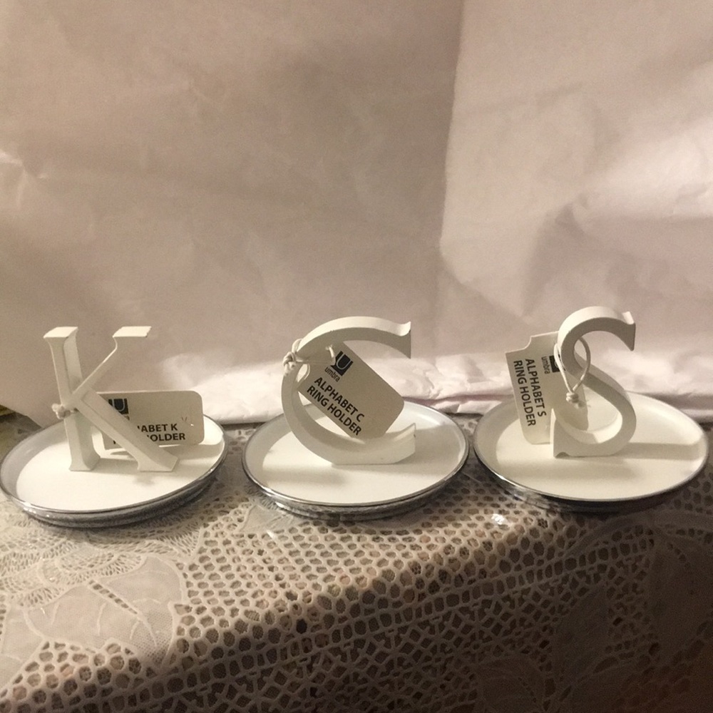 Umbra alphabet ring holder - available in K,C,S